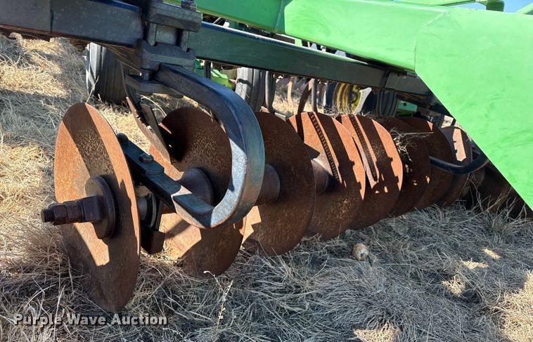 image for item EP2883 John Deere 512 disk ripper