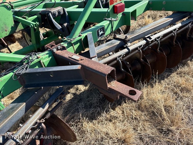 image for item EP2883 John Deere 512 disk ripper