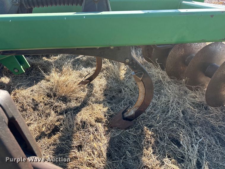 image for item EP2883 John Deere 512 disk ripper