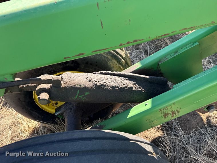 image for item EP2883 John Deere 512 disk ripper