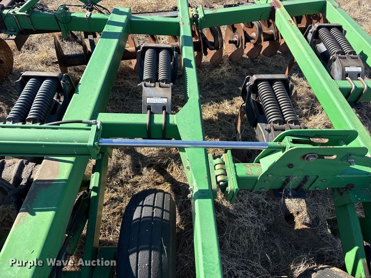 image for item EP2883 John Deere 512 disk ripper