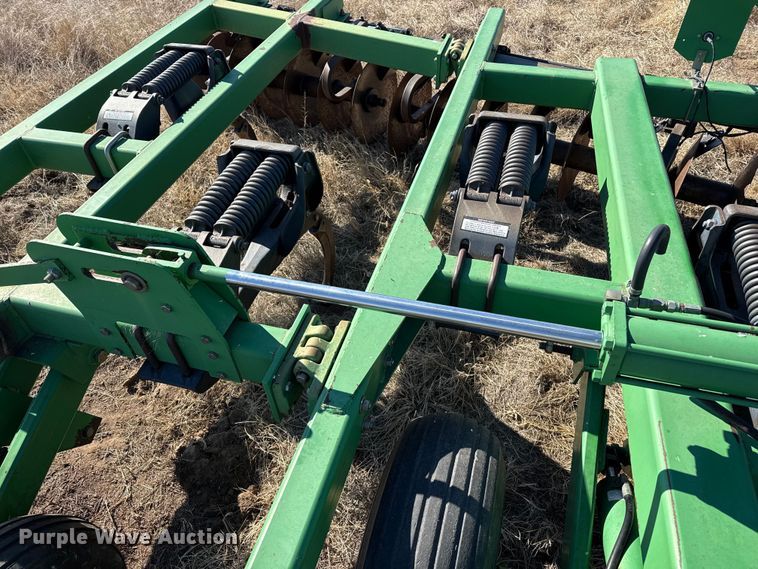 image for item EP2883 John Deere 512 disk ripper