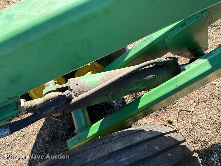 image for item EP2883 John Deere 512 disk ripper