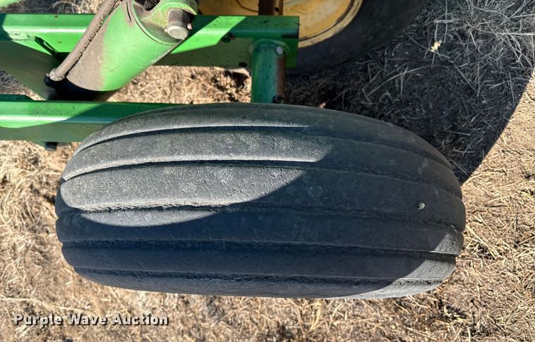 image for item EP2883 John Deere 512 disk ripper