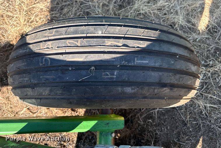 image for item EP2883 John Deere 512 disk ripper