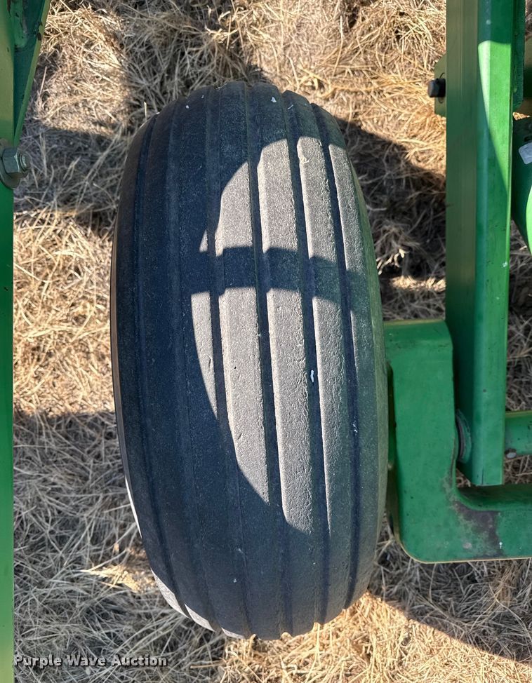 image for item EP2883 John Deere 512 disk ripper