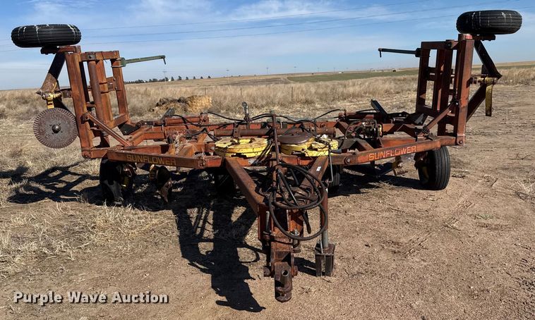 image for item EP2885 Sunflower sweep plow