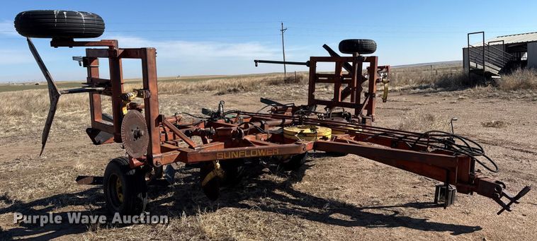 image for item EP2885 Sunflower sweep plow