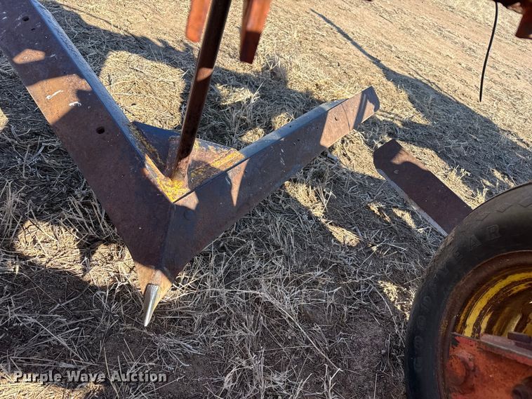 image for item EP2885 Sunflower sweep plow