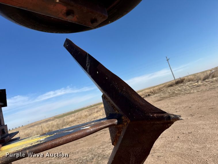 image for item EP2885 Sunflower sweep plow