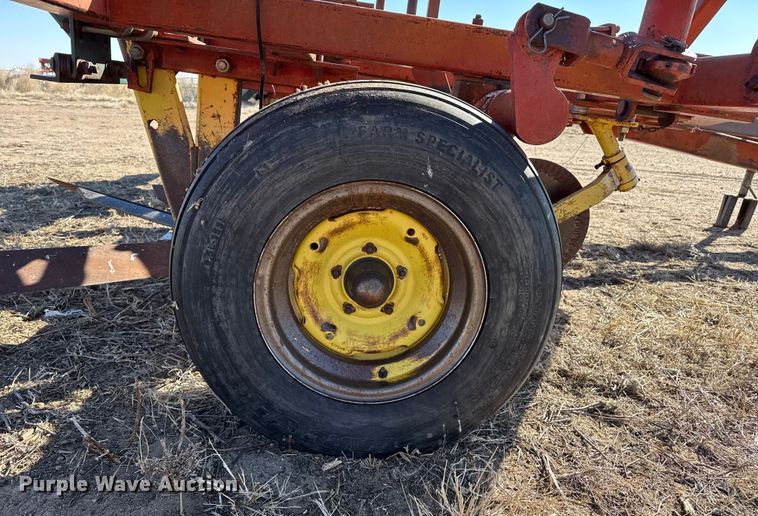 image for item EP2885 Sunflower sweep plow