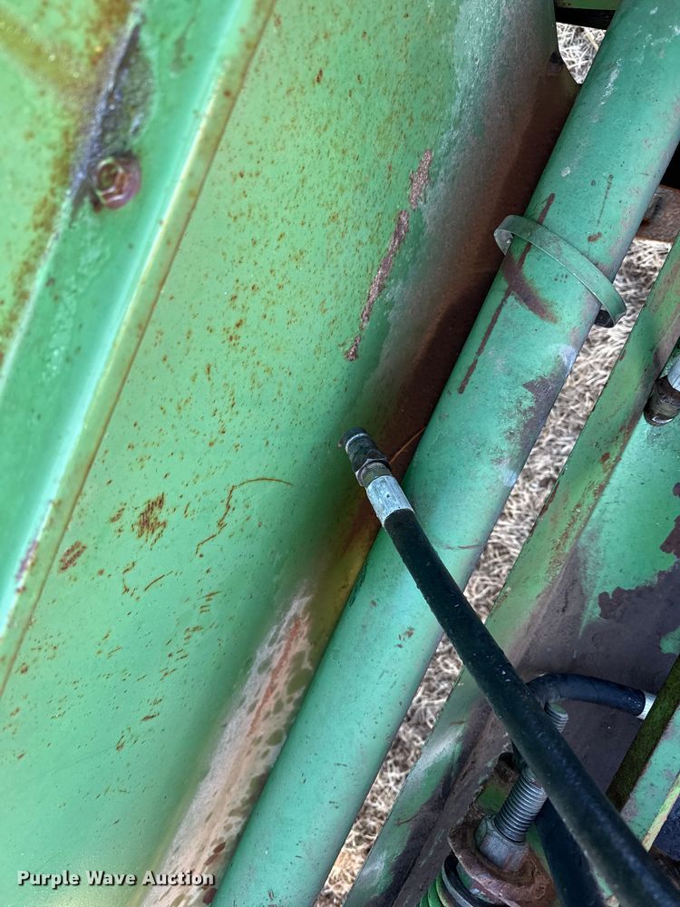 image for item EP2896 John Deere 200 hay stacker