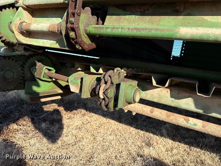 image for item EP2896 John Deere 200 hay stacker