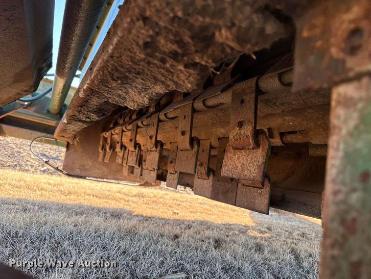 image for item EP2896 John Deere 200 hay stacker