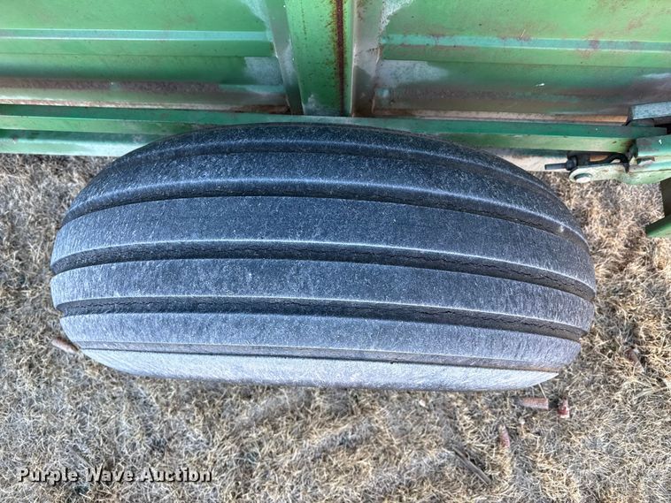 image for item EP2896 John Deere 200 hay stacker