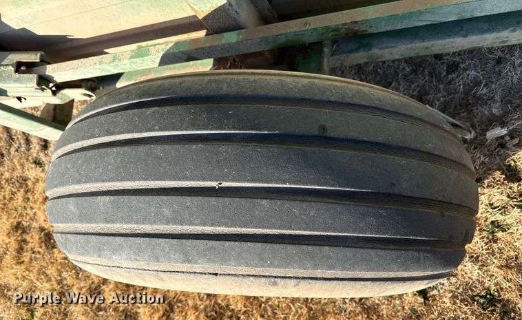 image for item EP2896 John Deere 200 hay stacker