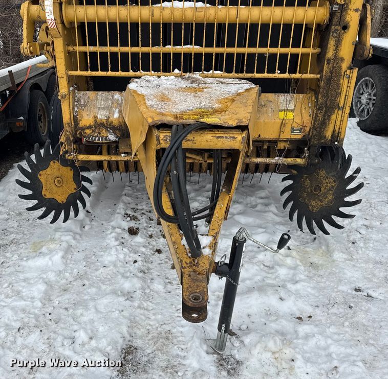 image for item ER0404 2018 Vermeer 605J round baler