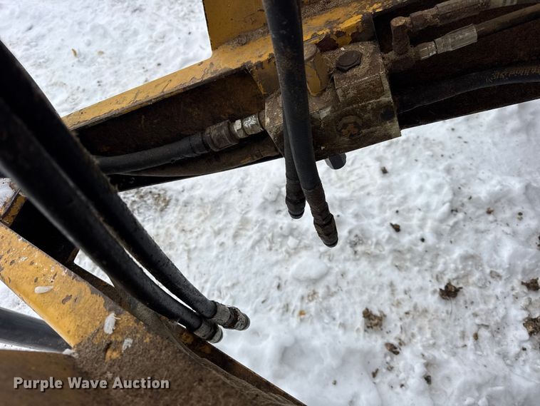 image for item ER0404 2018 Vermeer 605J round baler