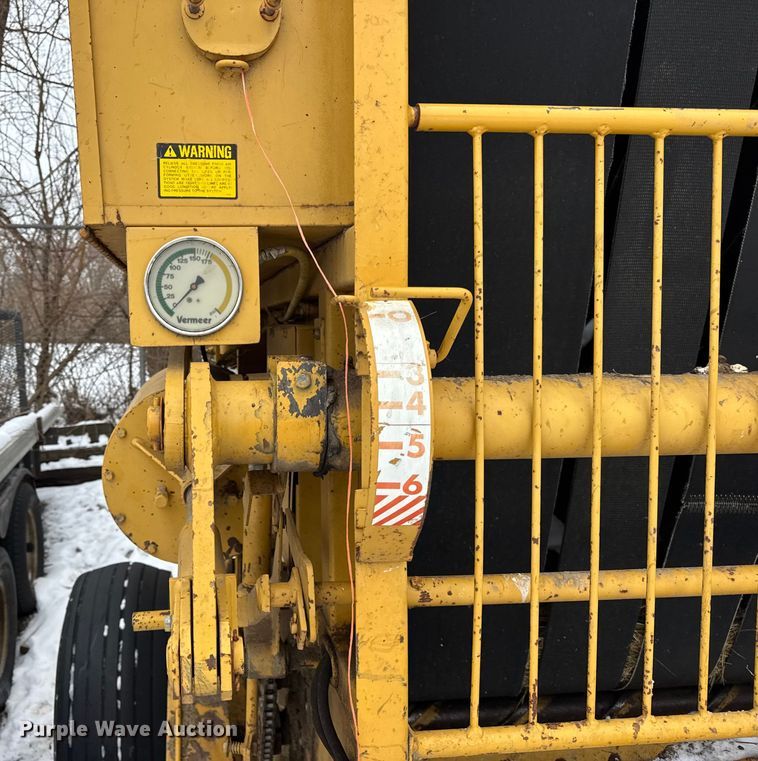 image for item ER0404 2018 Vermeer 605J round baler