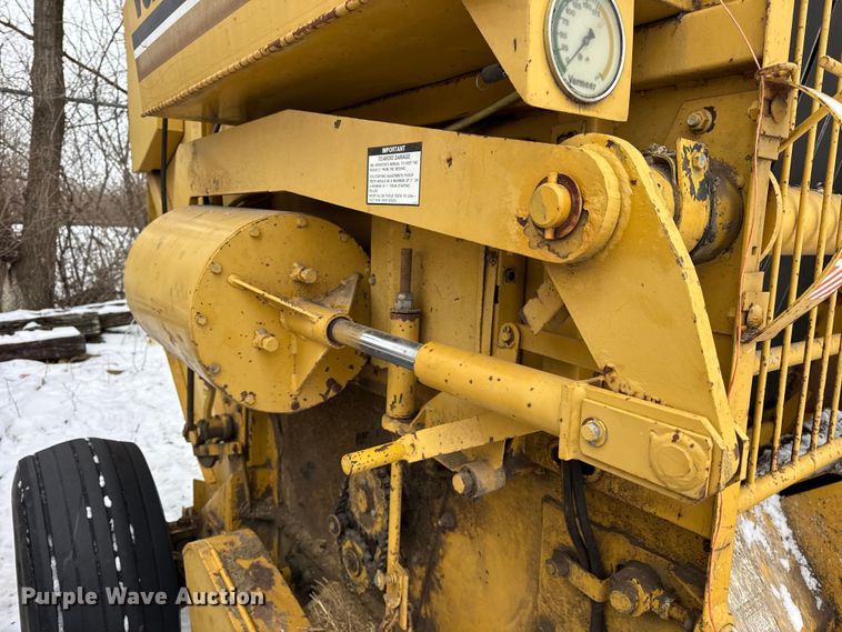 image for item ER0404 2018 Vermeer 605J round baler