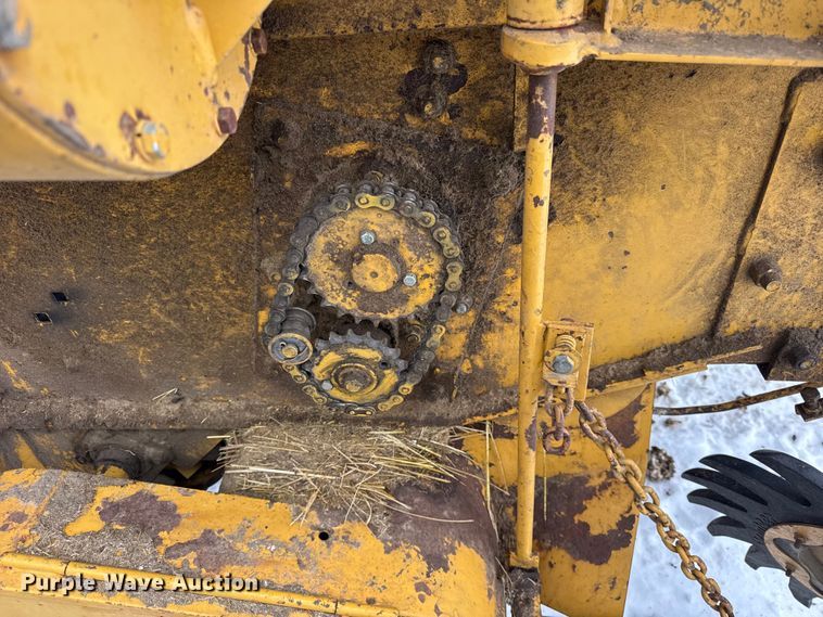 image for item ER0404 2018 Vermeer 605J round baler