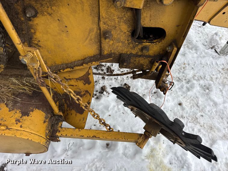 image for item ER0404 2018 Vermeer 605J round baler