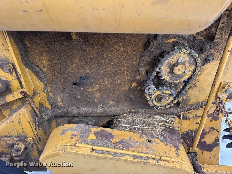 image for item ER0404 2018 Vermeer 605J round baler