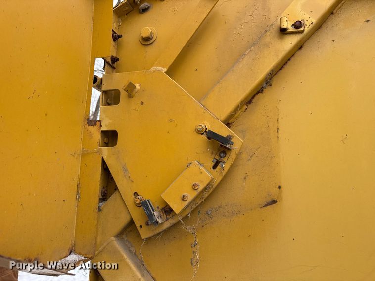 image for item ER0404 2018 Vermeer 605J round baler