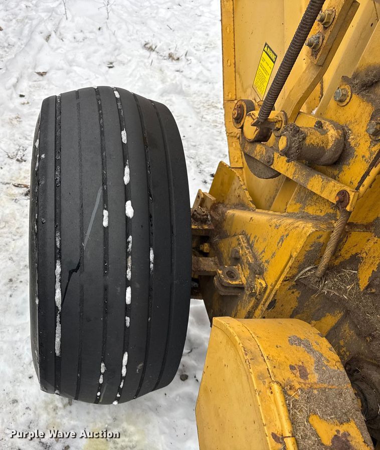 image for item ER0404 2018 Vermeer 605J round baler