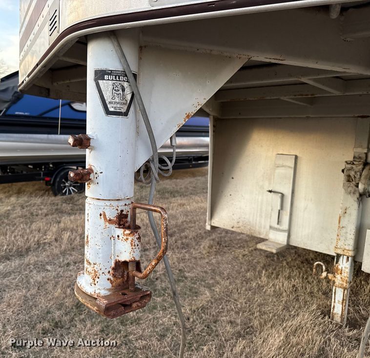 image for item ES5681 1996 Sundowner SunLite H horse trailer