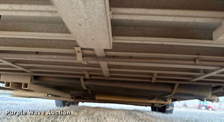 image for item ES5681 1996 Sundowner SunLite H horse trailer