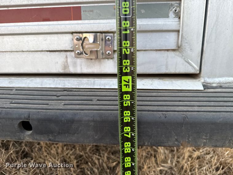 image for item ES5681 1996 Sundowner SunLite H horse trailer