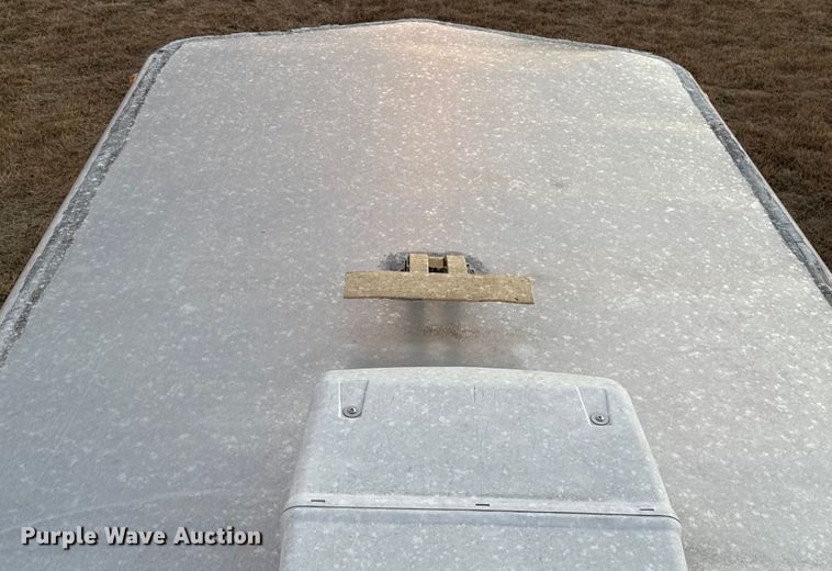 image for item ES5681 1996 Sundowner SunLite H horse trailer