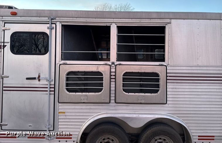 image for item ES5681 1996 Sundowner SunLite H horse trailer