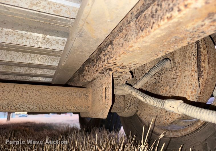 image for item ES5681 1996 Sundowner SunLite H horse trailer