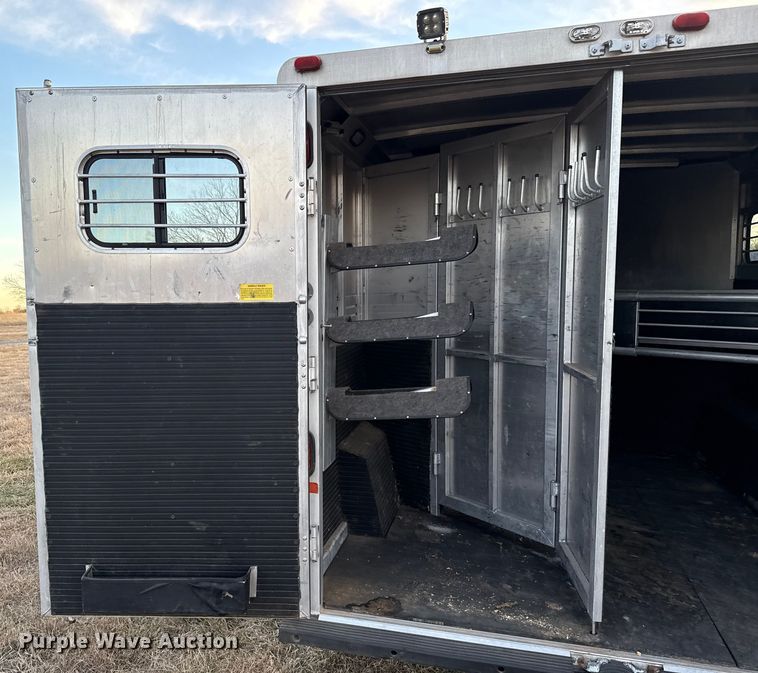 image for item ES5681 1996 Sundowner SunLite H horse trailer