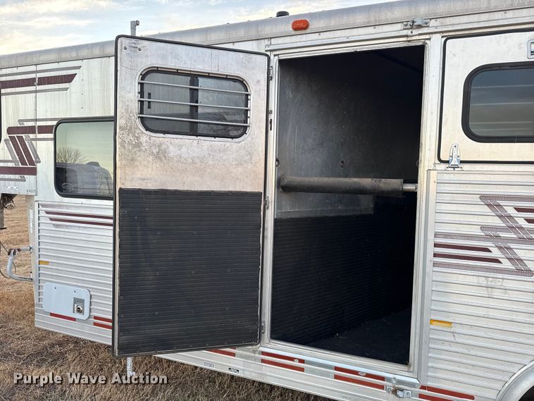 image for item ES5681 1996 Sundowner SunLite H horse trailer