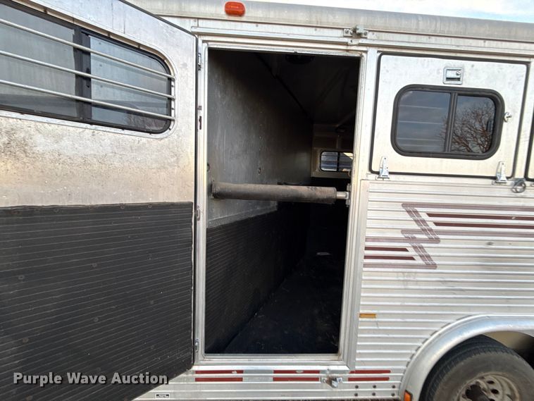 image for item ES5681 1996 Sundowner SunLite H horse trailer