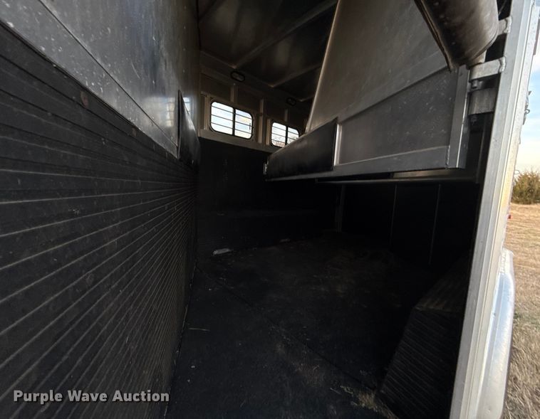 image for item ES5681 1996 Sundowner SunLite H horse trailer