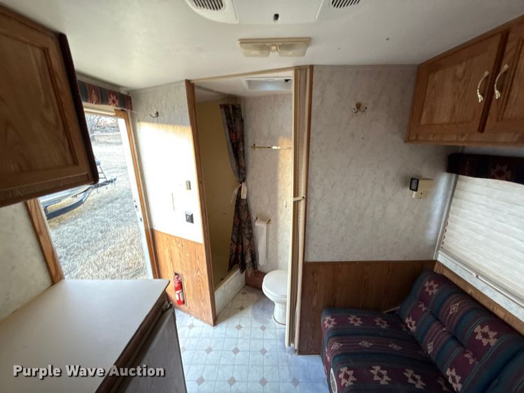 image for item ES5681 1996 Sundowner SunLite H horse trailer