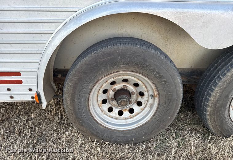 image for item ES5681 1996 Sundowner SunLite H horse trailer