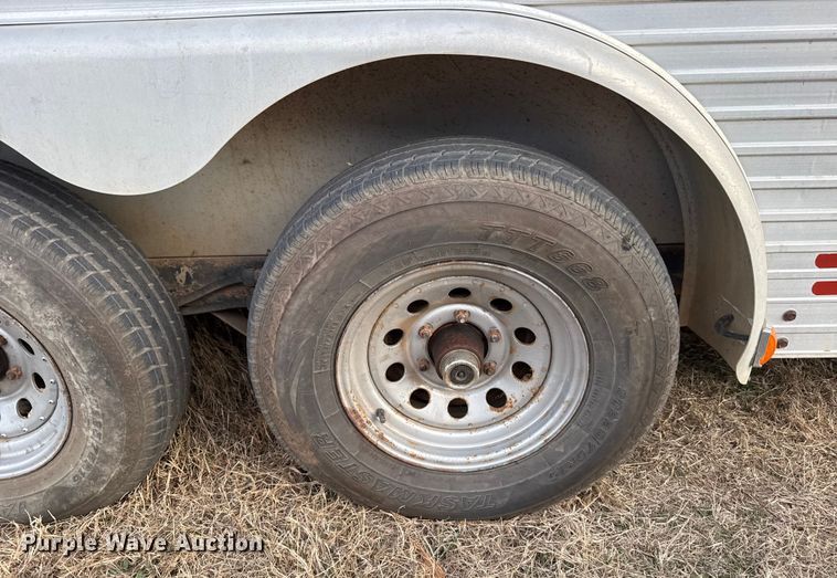 image for item ES5681 1996 Sundowner SunLite H horse trailer