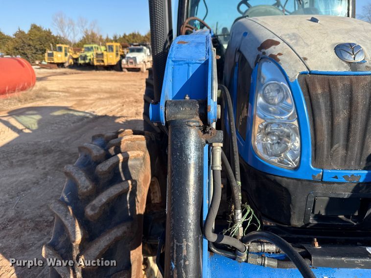 image for item ES5761 2006 New Holland TS110A MFWD tractor