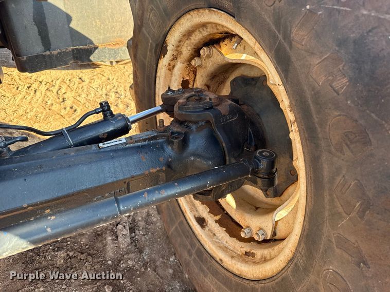 image for item ES5761 2006 New Holland TS110A MFWD tractor