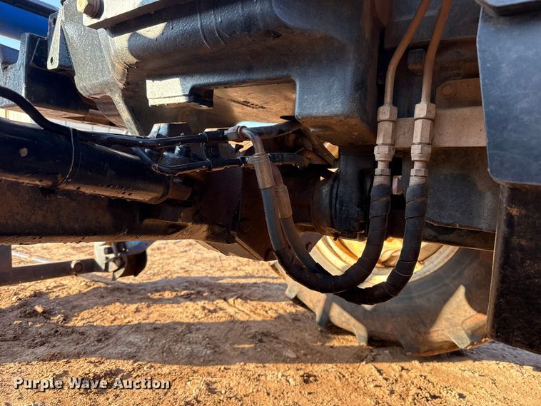 image for item ES5761 2006 New Holland TS110A MFWD tractor