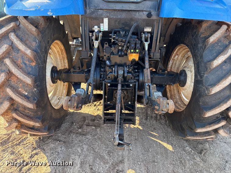 image for item ES5761 2006 New Holland TS110A MFWD tractor