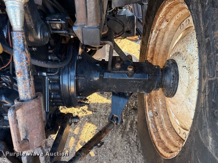 image for item ES5761 2006 New Holland TS110A MFWD tractor