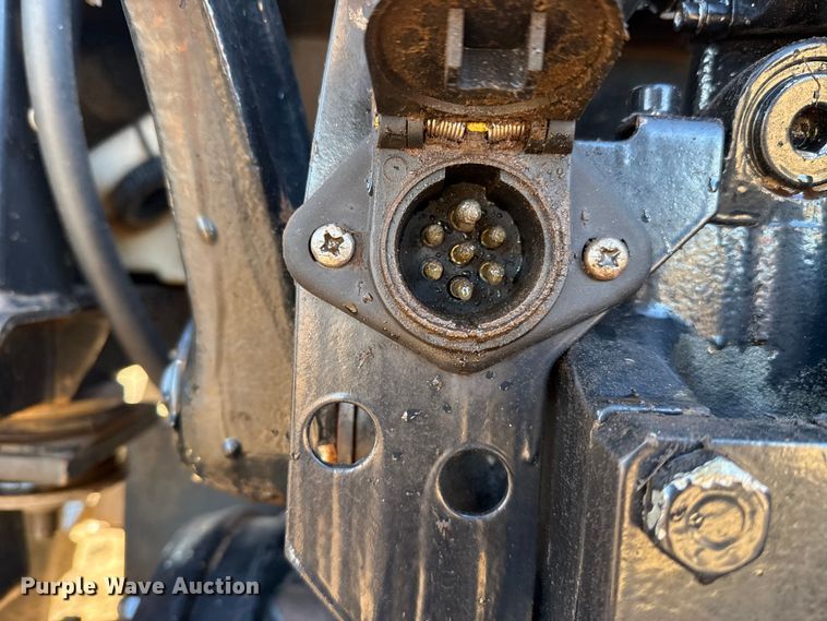 image for item ES5761 2006 New Holland TS110A MFWD tractor