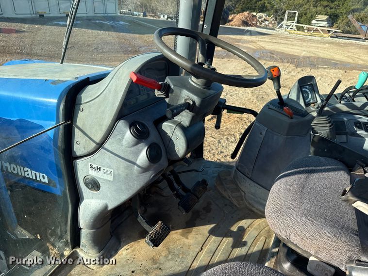 image for item ES5761 2006 New Holland TS110A MFWD tractor