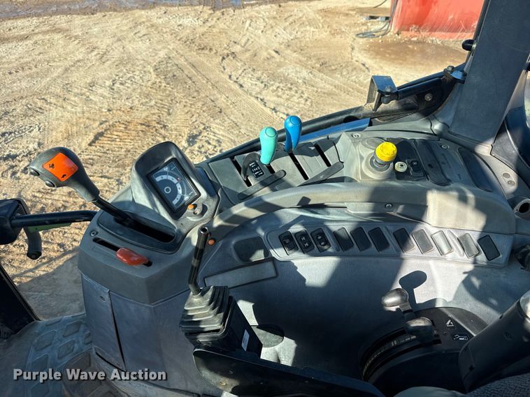 image for item ES5761 2006 New Holland TS110A MFWD tractor